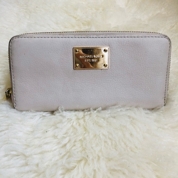 Michael Kors White leather handbag with wallet - Picture 10 of 14